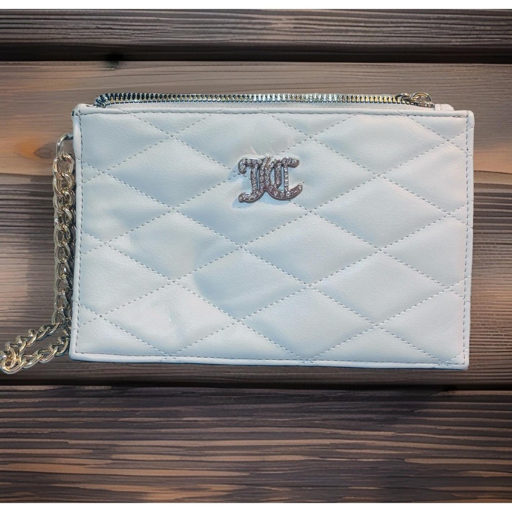 Juicy Couture White Quilted Faux Leather Pouch Wallet Zip Gold Chain Heart Charm